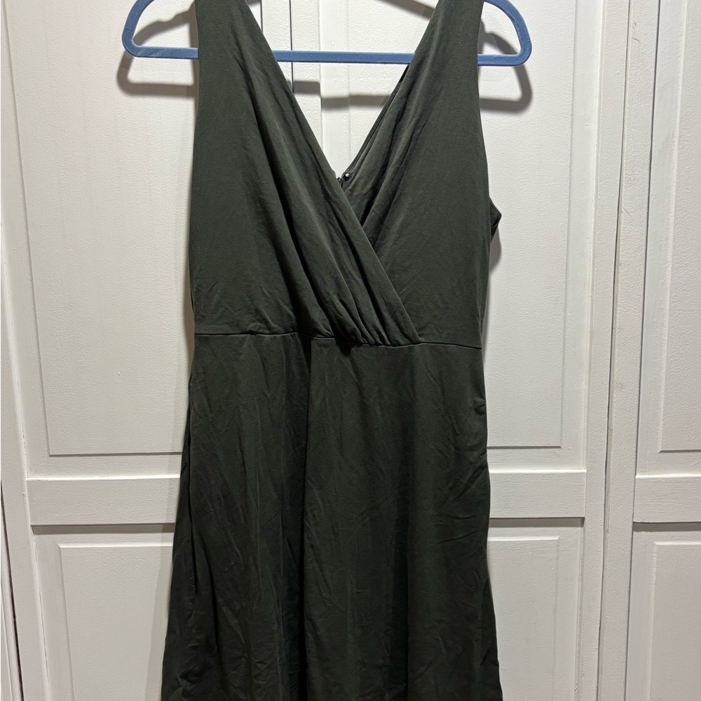 LOFT Elegant Dark Green Sleeveless Dress Size‎ 6P